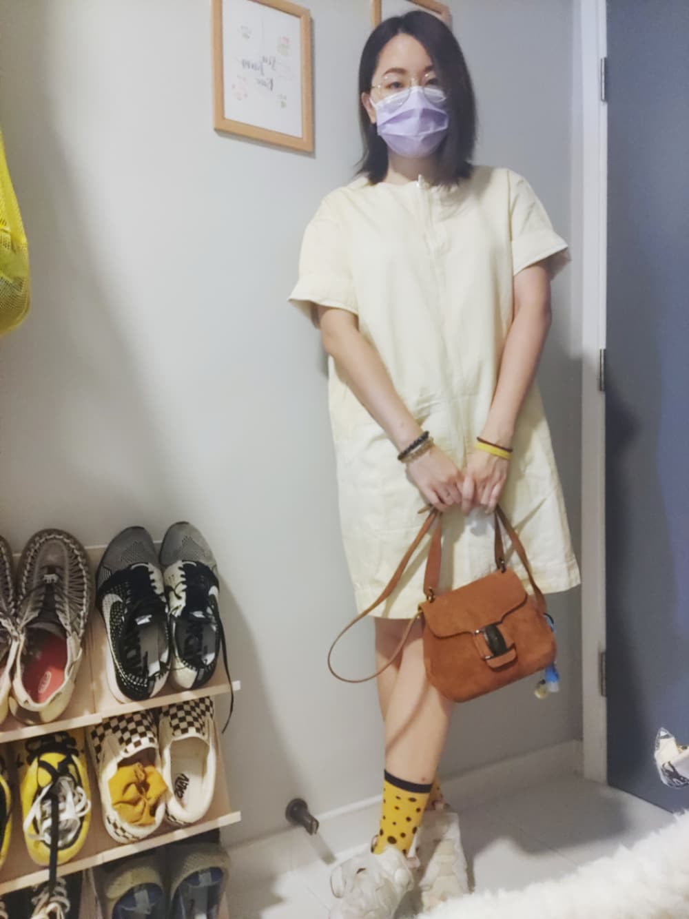 「wiwt、Wednesday、October 2020、working style、HKG、beige、Salvatore Ferragamo、秋のコーデ、vintage bag」｜「FERRAGAMOのアイテム（トートバッグ、ブラウン系）」を使った、Yukariveraさん（レディース・166cm）の秋コーディネートの1枚目の写真