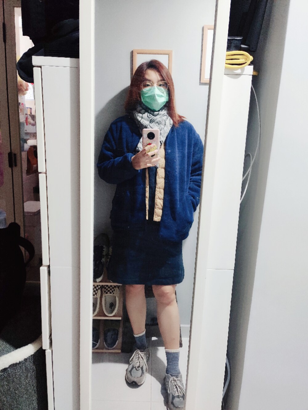 「wiwt、winter、working style、hkgirl、blue、blue tone、jan 2021、冬コーデ、layering」｜「UNIQLOのアイテム（ワンピース、グレー系）」を使った、Yukariveraさん（レディース・166cm）の冬コーディネートの1枚目の写真