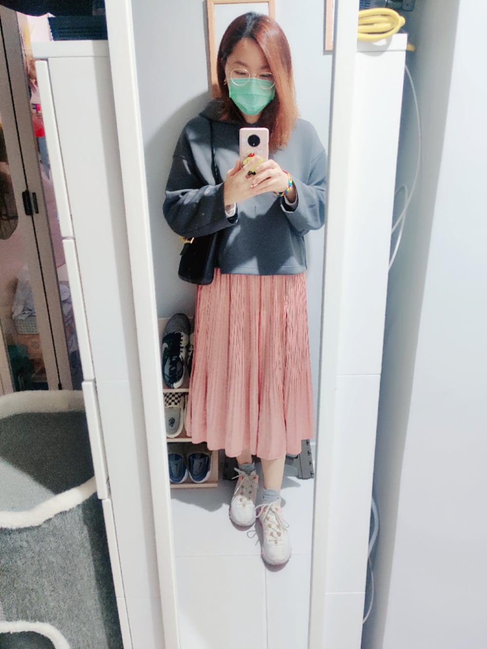 「wiwt、working style、hkgirl、Saturday、jan 2021、回暖、causal」｜「NICE CLAUPのアイテム（スカート、ピンク系）」を使った、Yukariveraさん（レディース・166cm）の冬コーディネートの1枚目の写真