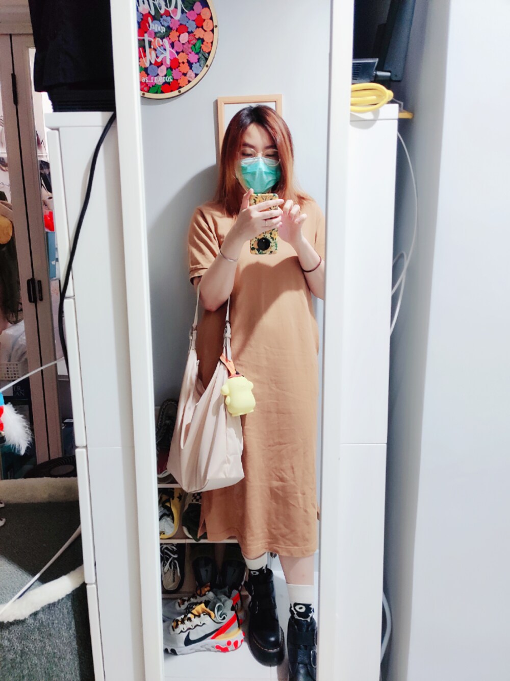 「wiwt、Saturday、working style、hkgirl、April 2021、春夏コーデ、earthtone、Dr.Martens、onepiece、quick outfit」｜「BEAMS BOYのアイテム（ワンピース、ブラウン系）」を使った、Yukariveraさん（レディース・166cm）の春コーディネートの1枚目の写真