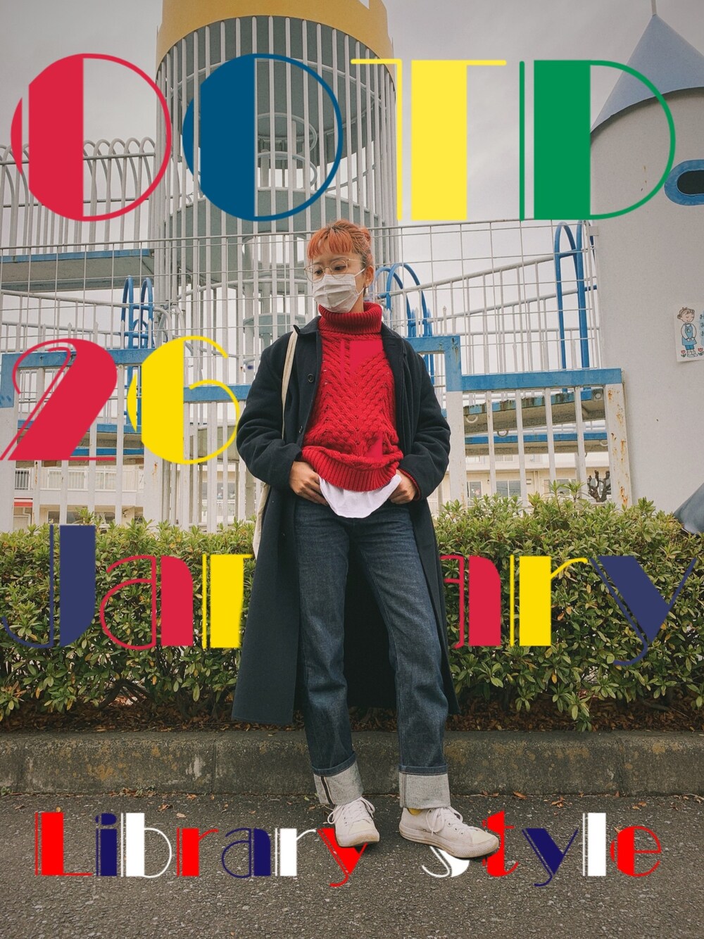 「A.P.C.、育成デニム、図書館コーデ、お散歩♪、赤ニット、お出かけコーデ、クラシック、トラッド、コンバース、A.P.C.デニム」｜「CONVERSEの【CONVERSE】コンバース AS ライト OX（スニーカー、ホワイト系）」を使った、Caroさん（レディース・163cm）の冬コーディネートの1枚目の写真