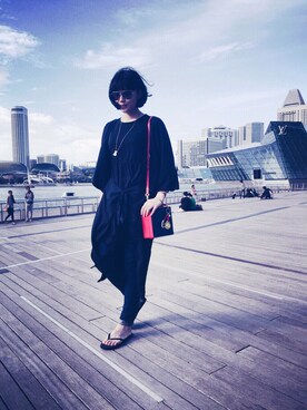 「Abercrombie&Fitch（アバークロンビーアンドフィッチ）のアイテム（サンダル）」を使った、Vickyさん（レディース・174cm）の冬コーディネート