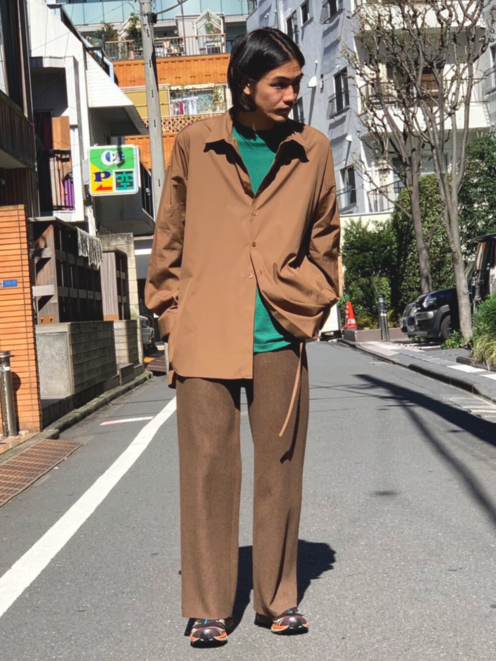 「吾亦紅、TOIRONIER、sunsea」｜「Toironierのアイテム（シャツ/ブラウス、ブラウン系）」を使った、Kento Atsushiさん（メンズ・180cm）の秋コーディネートの1枚目の写真
