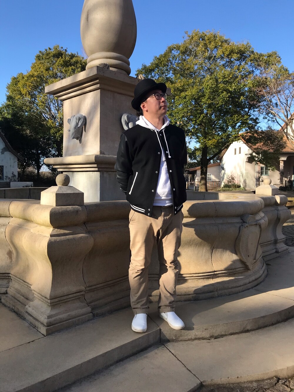 「休日スタイル」｜「Bershkaのアイテム（スタジャン、ブラック系）」を使った、KAZUNOさん（メンズ・180cm）の春コーディネートの1枚目の写真