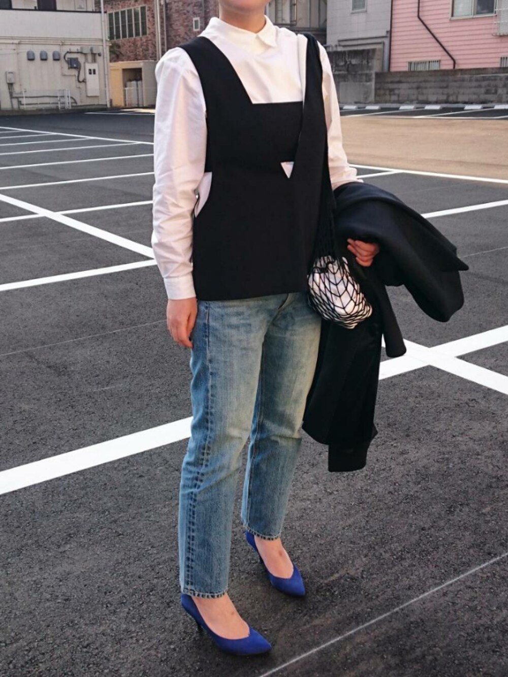 「alexanderwangのアイテム（タンクトップ、ブラック系）」を使った、SAtoさん（レディース・164cm）の冬コーディネートの1枚目の写真