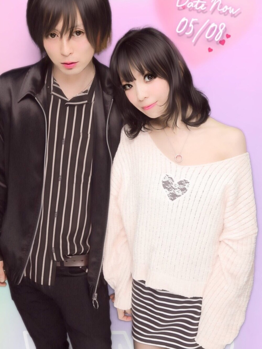 ブラック系のブルゾン、ブラック系のシャツ/ブラウス、ブラック系のデニムパンツを着用したメンズの春コーディネートの1枚目の写真