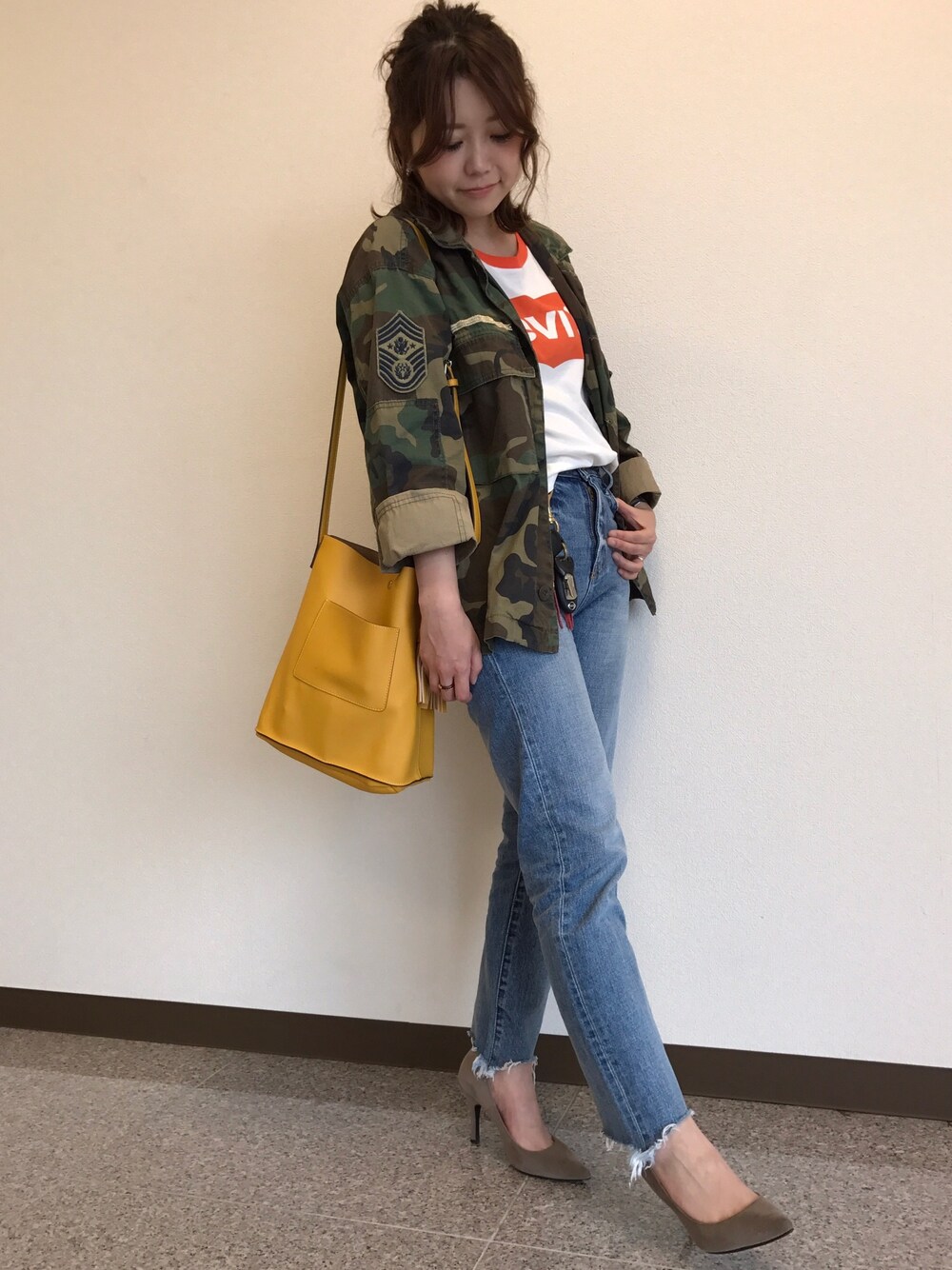 「オトナカジュアル、カジュアル、リンガーTシャツ、ハイウエスト」｜「UngridのＡＶＩＲＥＸ ミリタリーショートシャツ（シャツ/ブラウス、その他）」を使った、かおりんさん（レディース・154cm）の夏コーディネートの1枚目の写真