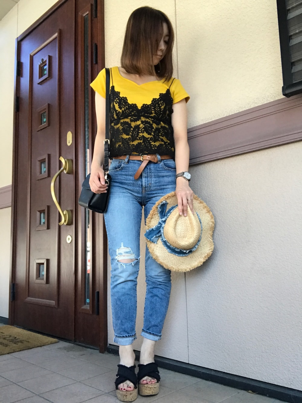 「カジュアル、ビスチェ、ハートネック、ハイウエスト、ストローハット」｜「GUのアイテム（Tシャツ/カットソー、イエロー系）」を使った、かおりんさん（レディース・154cm）の夏コーディネートの1枚目の写真