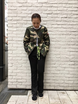 「カモ柄」｜「アイテム（ノーカラージャケット）」を使った、田中翔子さん（レディース・160cm）の冬コーディネート