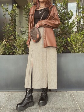 「スリット」｜「アイテム（ミリタリージャケット）」を使った、riiさん（レディース・160cm）の秋コーディネート