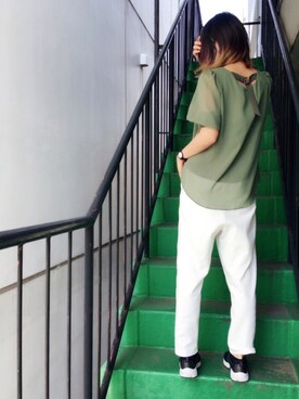 「カーキ×ホワイト」｜をさん（レディース・165cm）の夏コーディネート