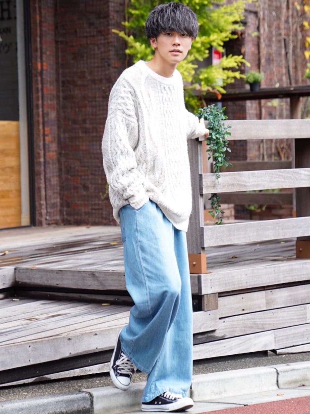 「秋コーデ、秋冬コーデ、ニット、セーター、テンセル、デニムパンツ、バギーパンツ、フレアパンツ、カジュアルコーデ、CASPER JOHN」｜「CASPER JOHNのDocking Jacquard Knit/ドッキングジャガードニット（ニット/セーター、ホワイト系）」を使った、KAIさん（メンズ・183cm）の秋コーディネートの1枚目の写真