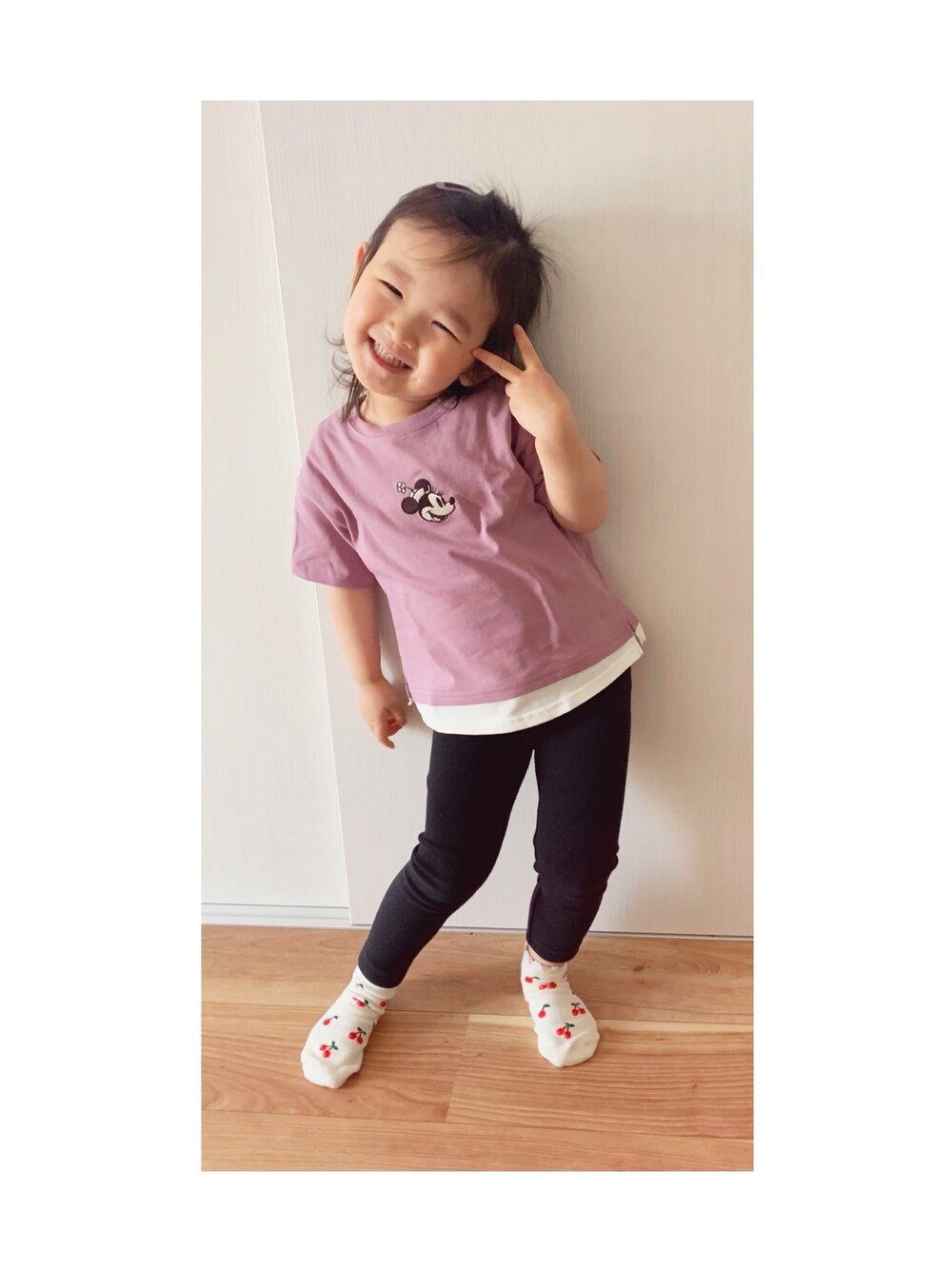 「キッズコーデ、春コーデ、プチプラ、シンプル、ヘアアレンジ、Tシャツ、女の子、3歳」｜「Birthdayのアイテム（Tシャツ/カットソー、ピンク系）」を使った、SHeさん（キッズ・90cm）の春コーディネートの1枚目の写真