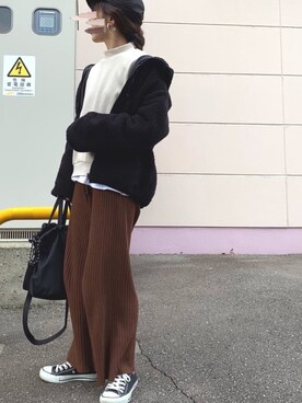 元のリブニットパンツ 黒 コーデ 秋 人気のファッションスタイル