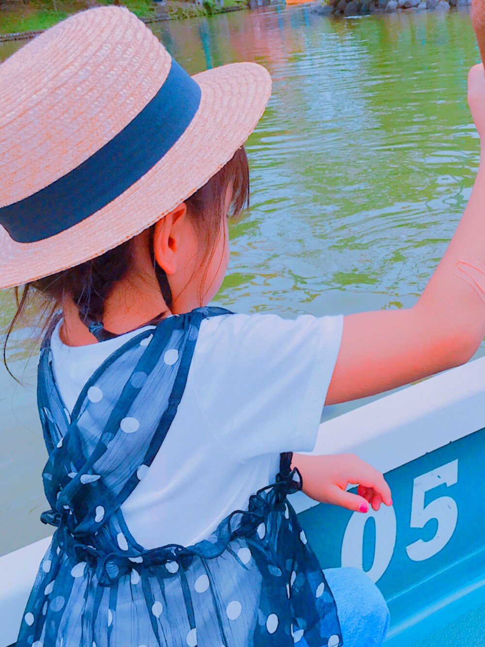 「姉妹コーデ、姉妹リンク」｜「GLOBAL WORKのアイテム（Tシャツ/カットソー、ホワイト系）」を使った、mimimiさん（キッズ・110cm）の夏コーディネートの1枚目の写真