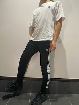 「BT21（ビーティーイシビル）のアイテム」を使った、𝐑𝐢𝐢𝐝𝐨　さん（メンズ・172cm）の夏コーディネート