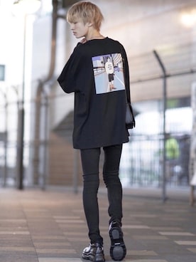 「kutir（クティール）のアソートプリントロンT（Tシャツ/カットソー）」を使った、taiさん（メンズ・179cm）の秋コーディネート