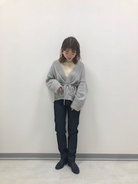 紐付きカシュクールカーディガンを使った人気ファッション