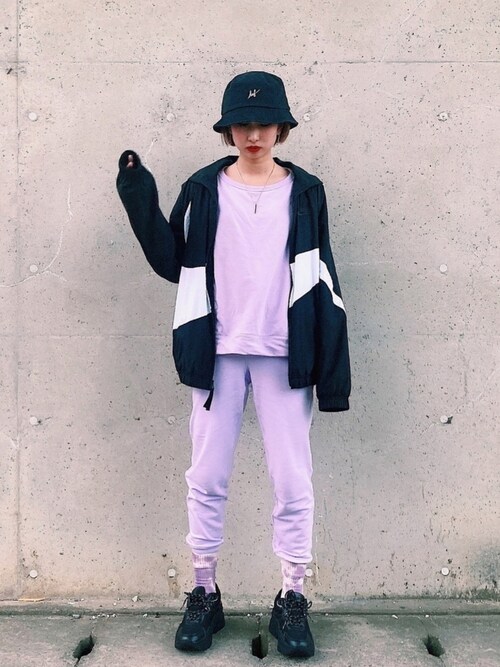 Nike ナイキ のナイロンジャケットを使ったレディース人気ファッションコーディネート Sciaky