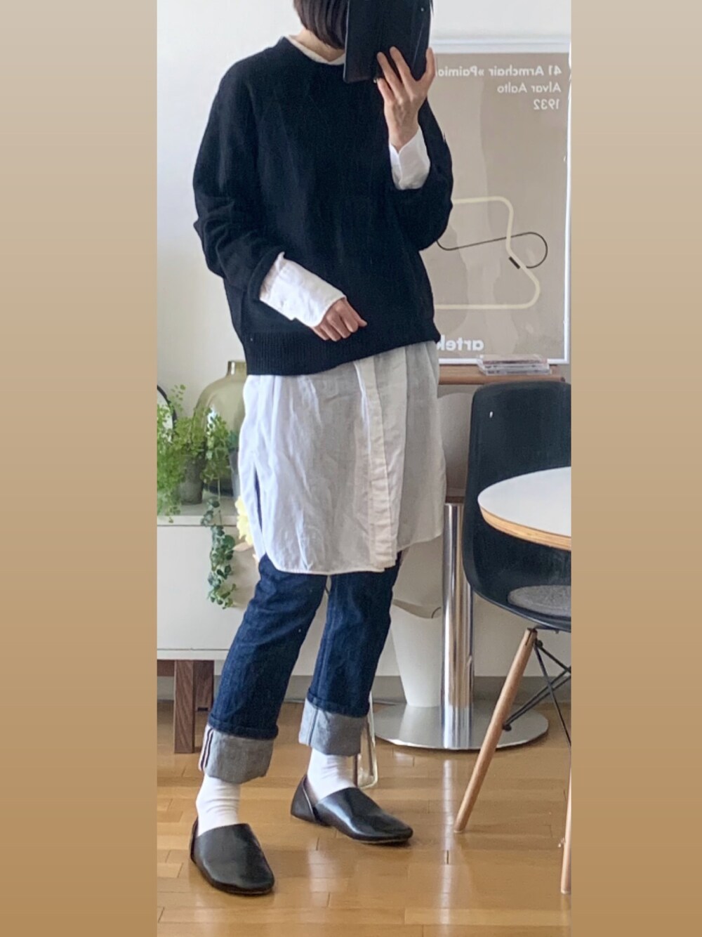 「春コーデ、大人カジュアル、オトナ女子、デニム、レイヤードスタイル、高身長女子、50代カジュアル、50代コーデ、50代ファッション、シャツワンピ」｜「APCのアイテム（デニムパンツ、ブルー系）」を使った、minako_1027さん（レディース・170cm）の冬コーディネートの1枚目の写真