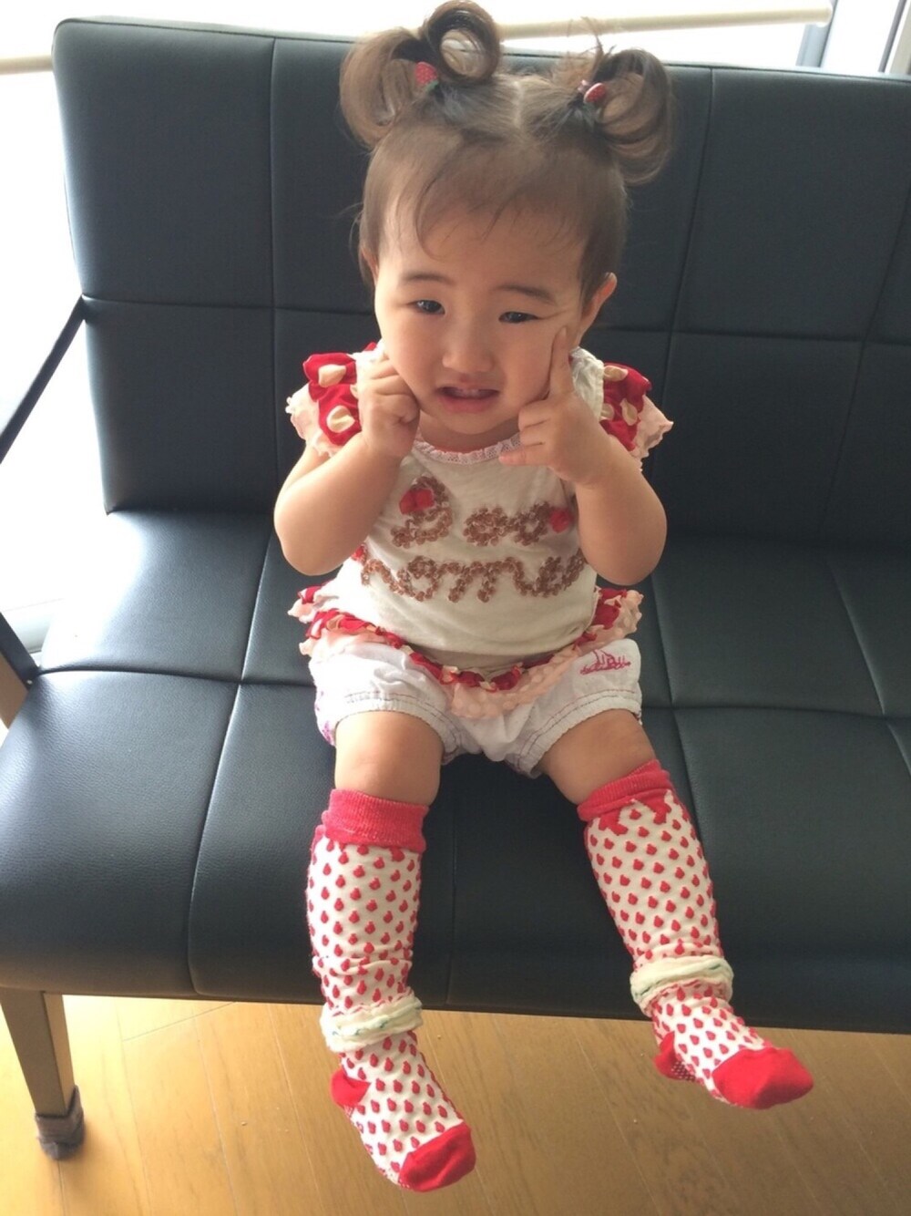 「夏コーデ、シンプル、女の子、女の子コーデ、ブーフーウー、1歳、フリフリブルマ、スヌーピー」｜「BOOFOOWOOのオーバーパンツSNOOPY（肌着、ピンク系）」を使った、SENAさん（キッズ・80cm）の春コーディネートの1枚目の写真