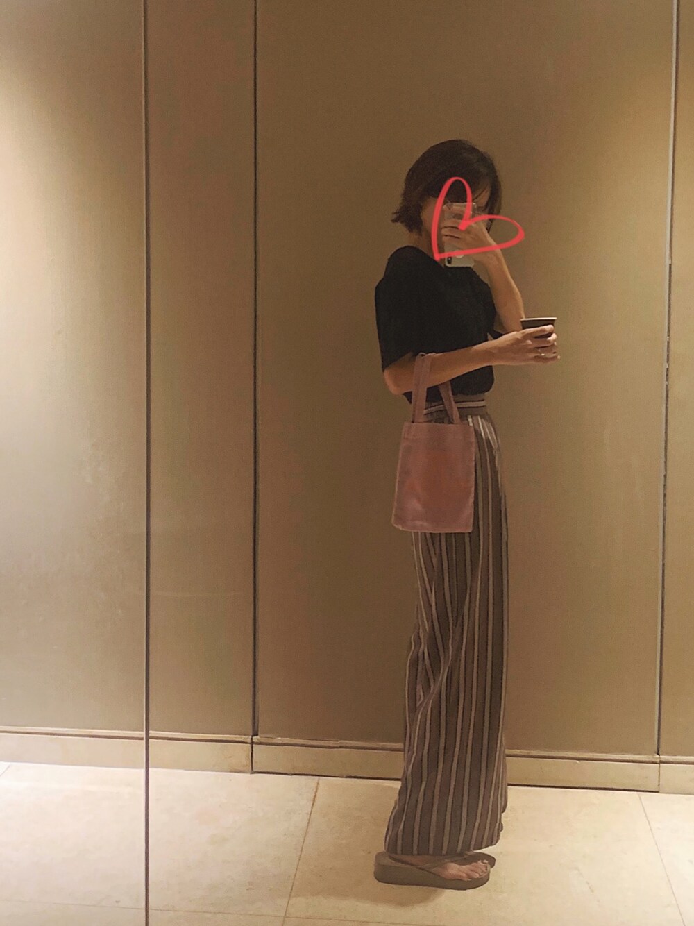 「REEFUR #maisondereefur #ootd #OUTFIT #look #today、TODAYFUL、Ungrid、おしゃれさんと繋がりたい、ワイドパンツ」｜「UngridのネックカットハーフスリーブTee（Tシャツ/カットソー、ブラック系）」を使った、moz777さん（レディース・170cm）の夏コーディネートの1枚目の写真