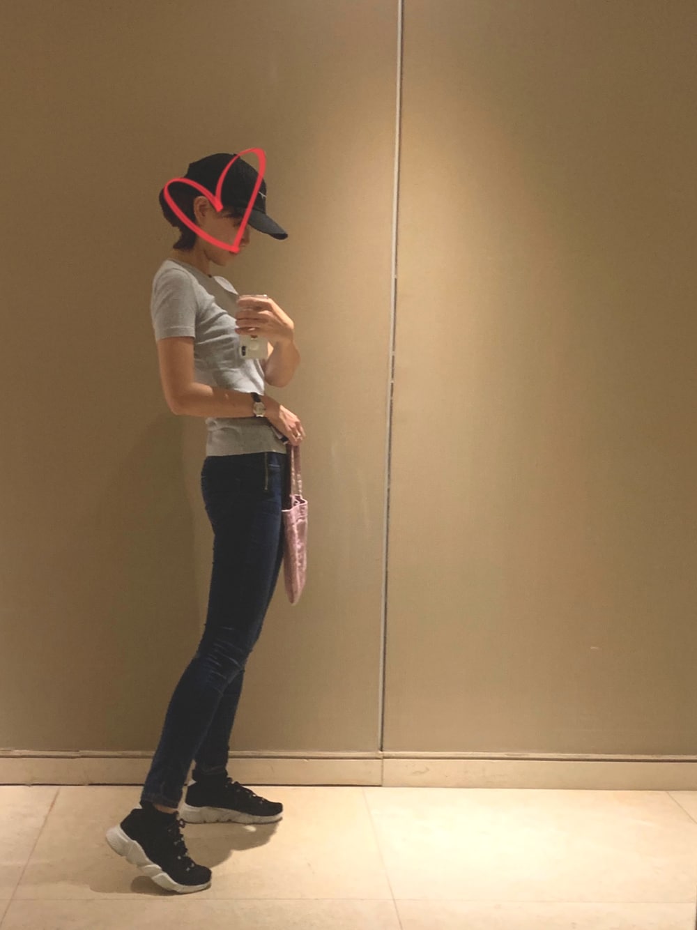 「ootd、lookbook、デニム、スポーツミックス、コットンニット」｜「PETIT BATEAUのクルーネック半袖Ｔシャツ（Tシャツ/カットソー、グレー系）」を使った、moz777さん（レディース・170cm）の夏コーディネートの1枚目の写真