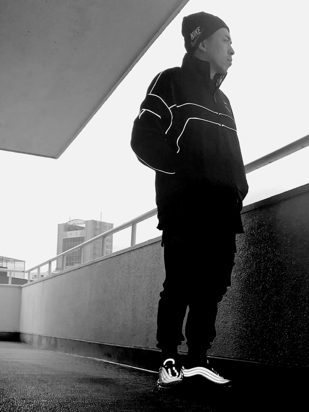 「NIKE、AMBUSH、supreme、AIRMAX97、スポーツミックス、リフレクター」｜「Supreme のアイテム（ニットキャップ/ビーニー、ブラック系）」を使った、sanchakingさん（メンズ・163cm）の冬コーディネートの1枚目の写真