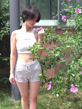 「adidas by Stella McCartney（アディダスバイステラマッカートニー）のアイテム（トップス）」を使った、健身教练阿丽莎さん（レディース・165cm）の夏コーディネート