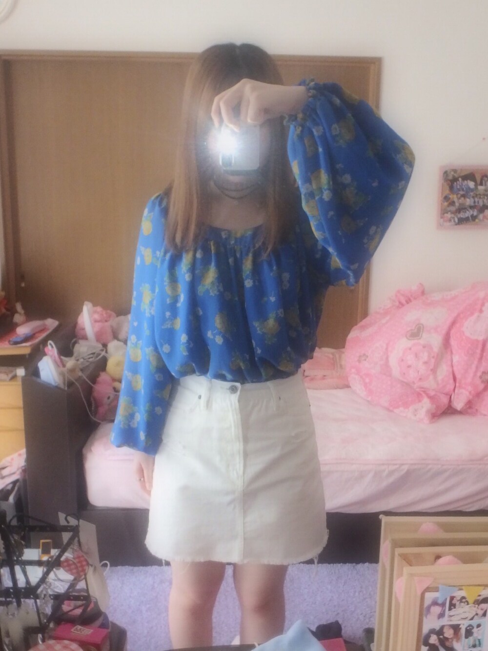 「SLYのFLORAL TOPS（Tシャツ/カットソー、ブルー系）」を使った、mihoさん（レディース・156cm）の春コーディネートの1枚目の写真
