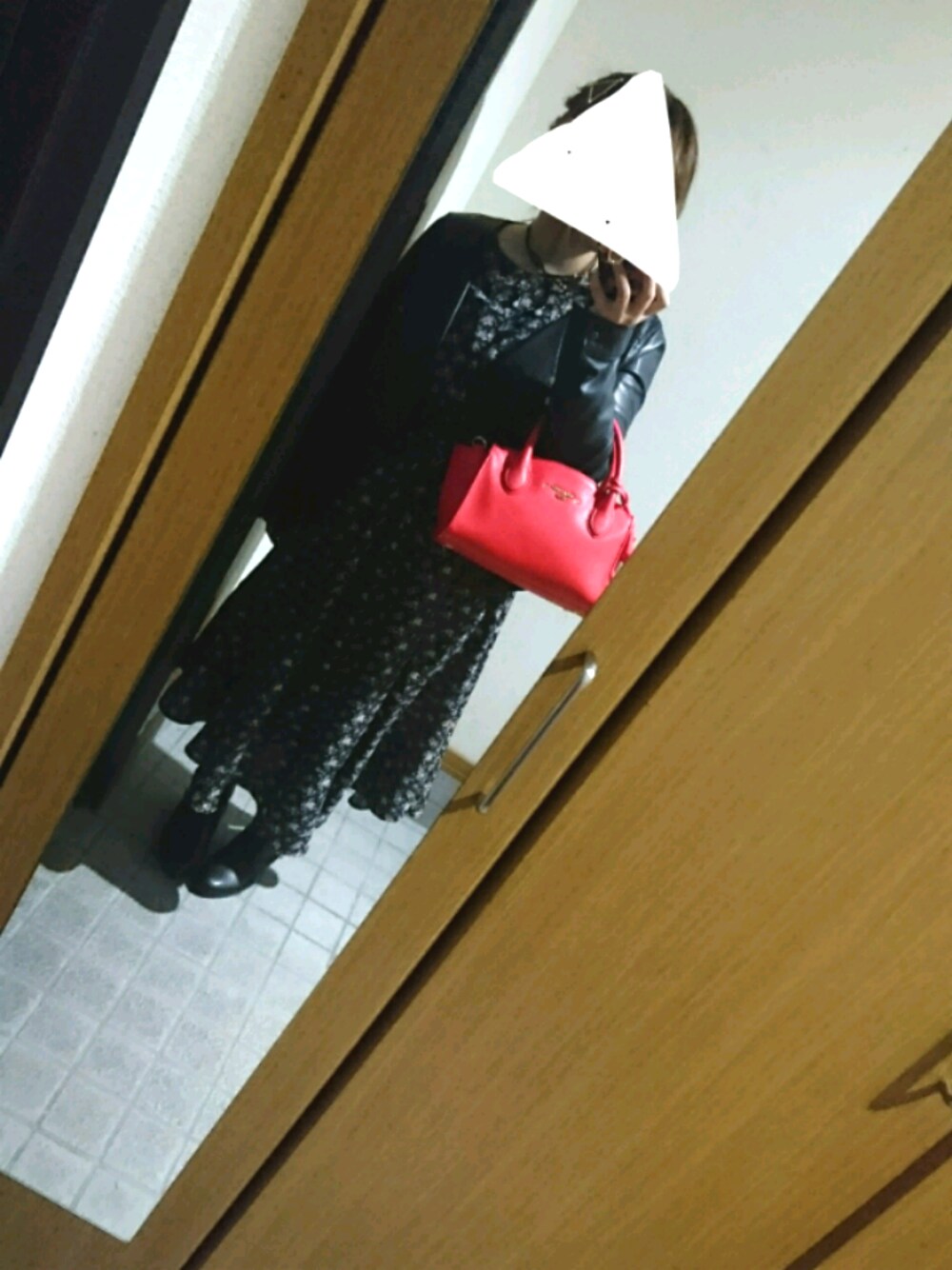 「休日スタイル、花柄ワンピース、ライダース、赤、低身長、ナイスクラップ」｜「Samantha Thavasaのアイテム（ハンドバッグ、レッド系）」を使った、さっぷさん（レディース・152cm）の春コーディネートの1枚目の写真
