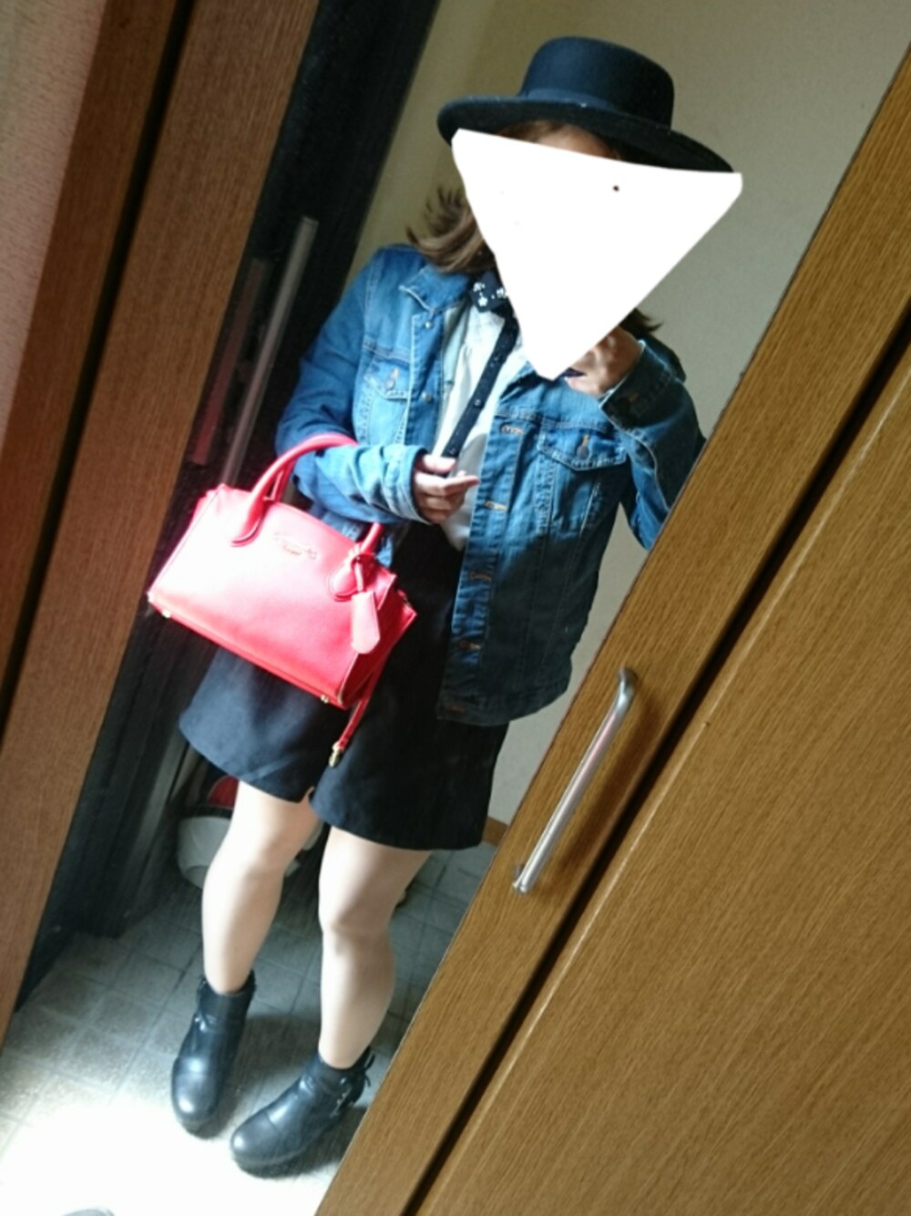 「GU、Gジャン、ショートブーツ、ショートパンツ、赤、ハット、低身長、プチプラ」｜「NICE CLAUPのアイテム（その他パンツ、ブラック系）」を使った、さっぷさん（レディース・152cm）の春コーディネートの1枚目の写真