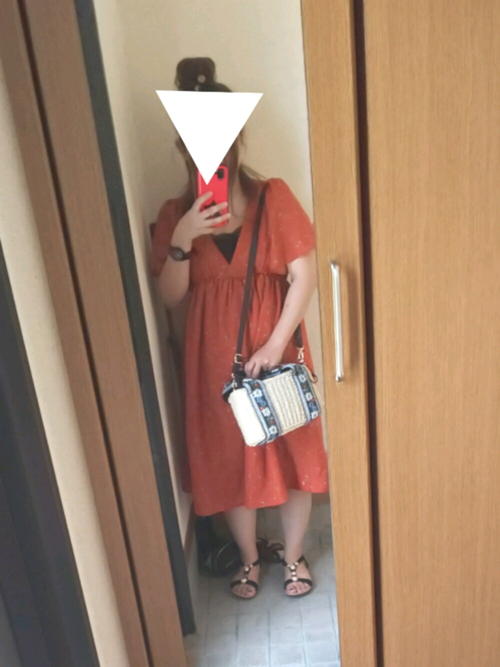 「夏セールで買いました、プチプラコーデ、カジュアル、UNIQLO、earth music&ecology、グローバルワーク(GLOBAL WORK)、Baby-G、feminine cafe、低身長」｜「earth music&ecologyのアイテム（ワンピース/ドレス、オレンジ系）」を使った、さっぷさん（レディース・152cm）の夏コーディネートの1枚目の写真