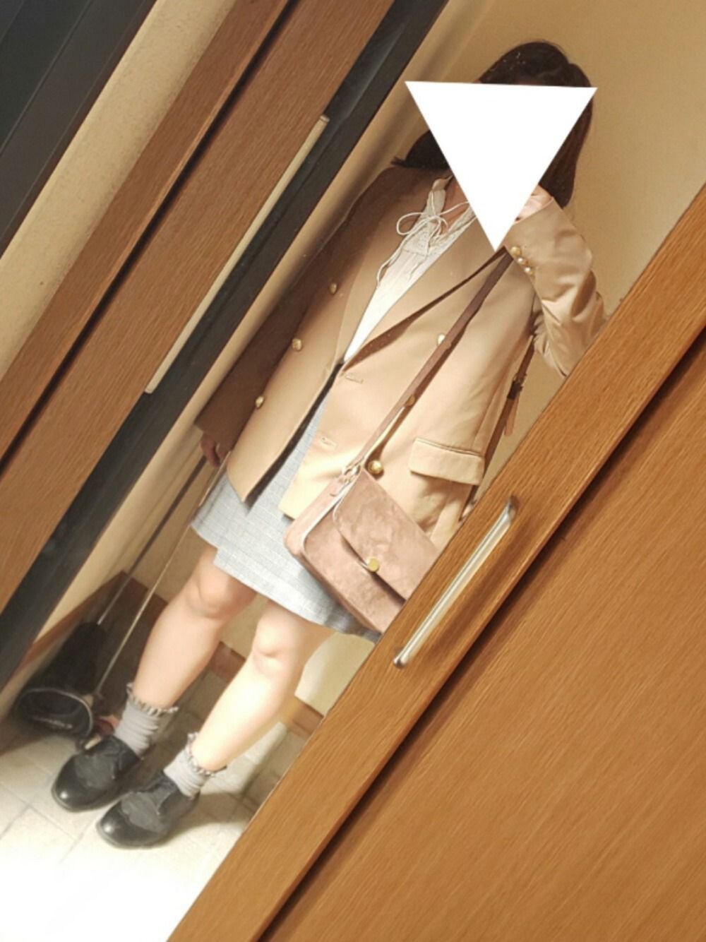 「秋コーデ、プチプラ、GU、オリーブ デ オリーブ(OLIVE des OLIVE)、ベージュコーデ、テイラードジャケット、グレー、低身長、個人的に好きなコーデ、2018マイベストコーデ」｜「tutuannaのアイテム（ソックス/靴下、グレー系）」を使った、さっぷさん（レディース・152cm）の秋コーディネートの1枚目の写真