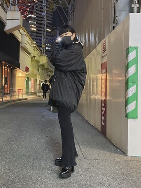 「PERVERZE（パーバーズ）のアイテム（パンツ）」を使った、カナさん（レディース・160cm）の冬コーディネート