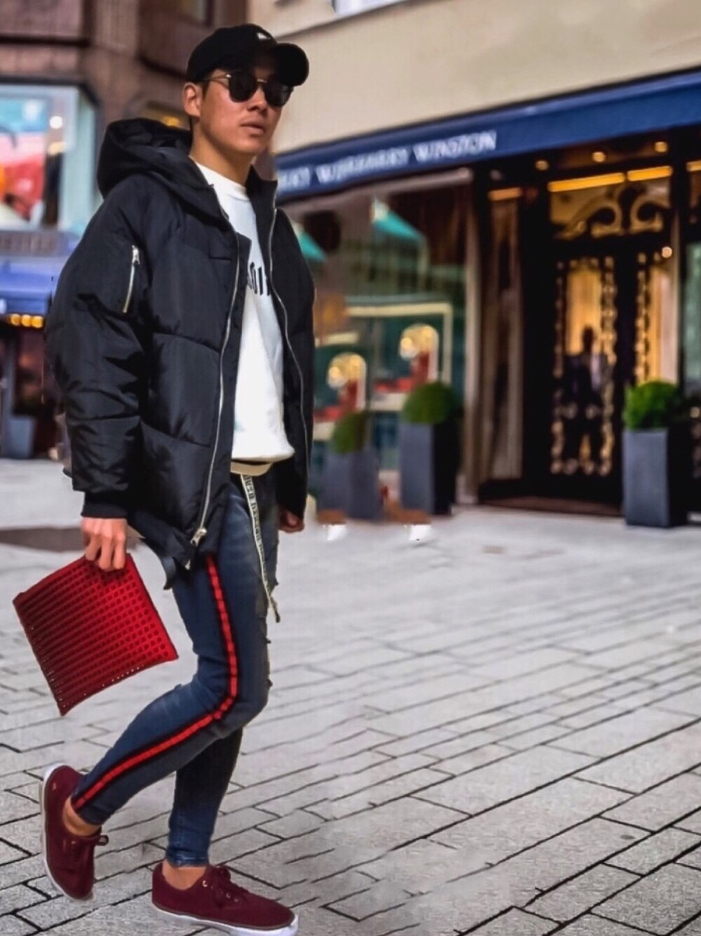 「おしゃれさんと繋がりたい、streetstyle、キレイめ、ビックシルエット、ストリート、スキニーデニム、スケータースタイル、MA-1、プチプラ、キャップ」｜「CONVERSEのアイテム（キャップ、ブラック系）」を使った、ryosan720さん（メンズ・175cm）の春コーディネートの1枚目の写真