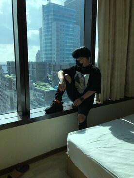 鍾秉さんのコーディネート