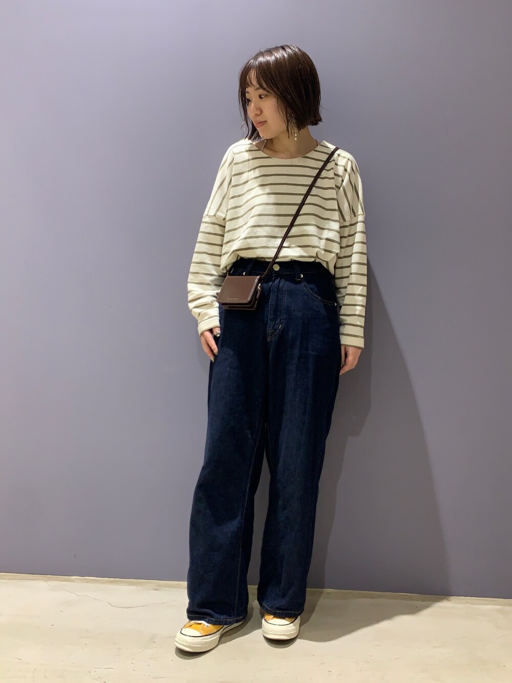 「秋のコーデ、オーバーサイズ、休日スタイル、デニムパンツ、ootd、ラフコーデ、低身長コーデ、オトナカジュアル、オトナ女子、ラブアンドピース2020」｜「AMERICAN HOLICのバックV2WAYカットボーダープルオーバー　＊〇（Tシャツ/カットソー、グリーン系）」を使った、honokaさん（レディース・156cm）の秋コーディネートの1枚目の写真