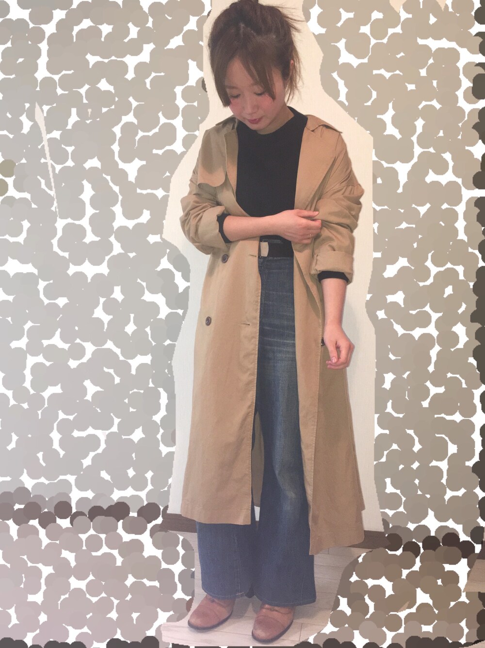「春コーデ、古着、トレンチコート、オーバーサイズ、ブーツ、しまむら、大人カジュアル、ワイドデニム、チビーズ✳︎、レトロ」｜「studio CLIPのツイルルーズトレンチコート（トレンチコート、ベージュ系）」を使った、よこぴさん（レディース・148cm）の春コーディネートの1枚目の写真