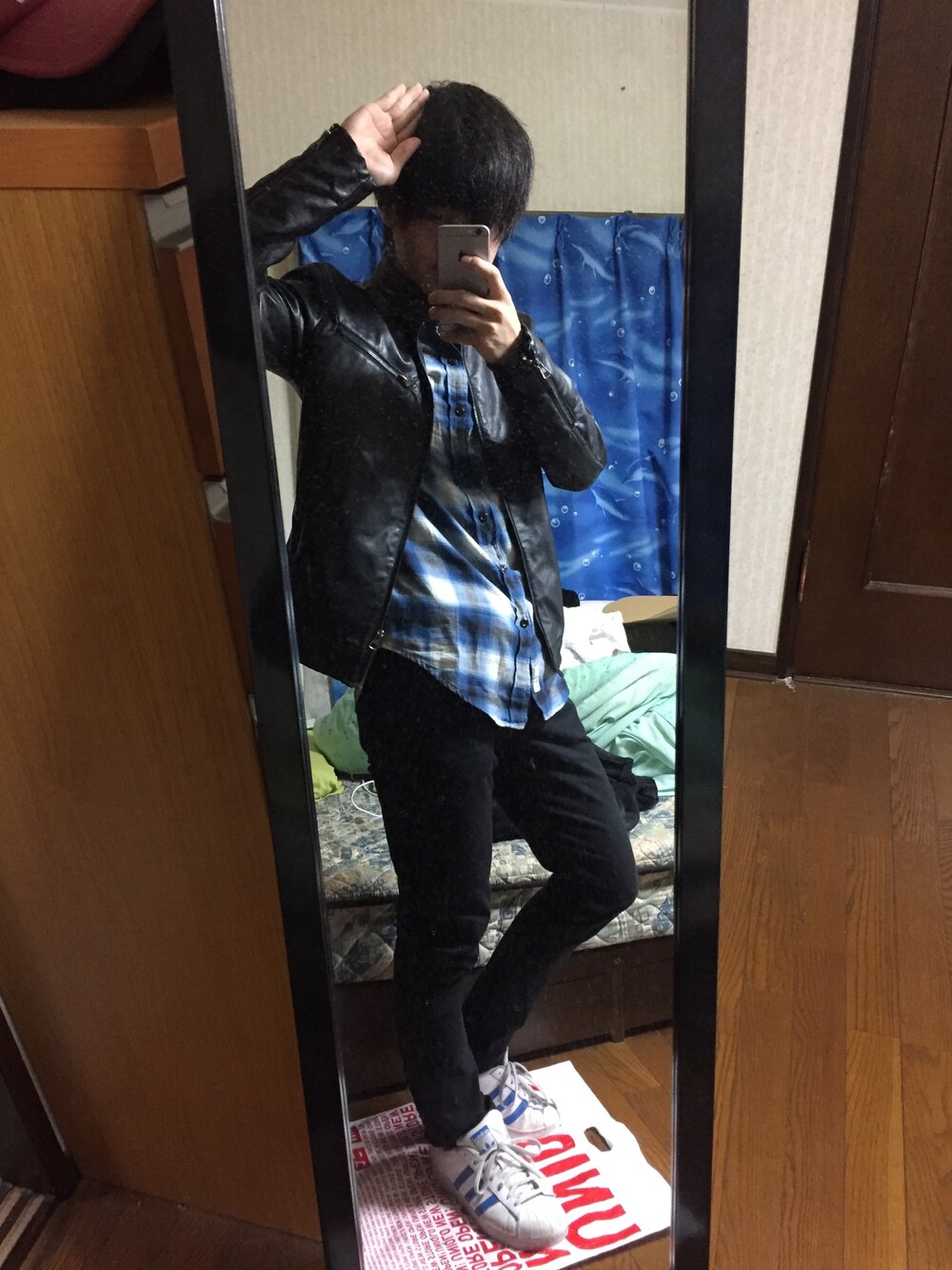 「オータム、autumn、ライダース、ライダースジャケット、青、ブルー、ブルーコーデ、チェックシャツ」｜「古着屋のアイテム（ライダースジャケット、ブラック系）」を使った、Techi🐼さん（メンズ・169cm）の秋コーディネートの1枚目の写真