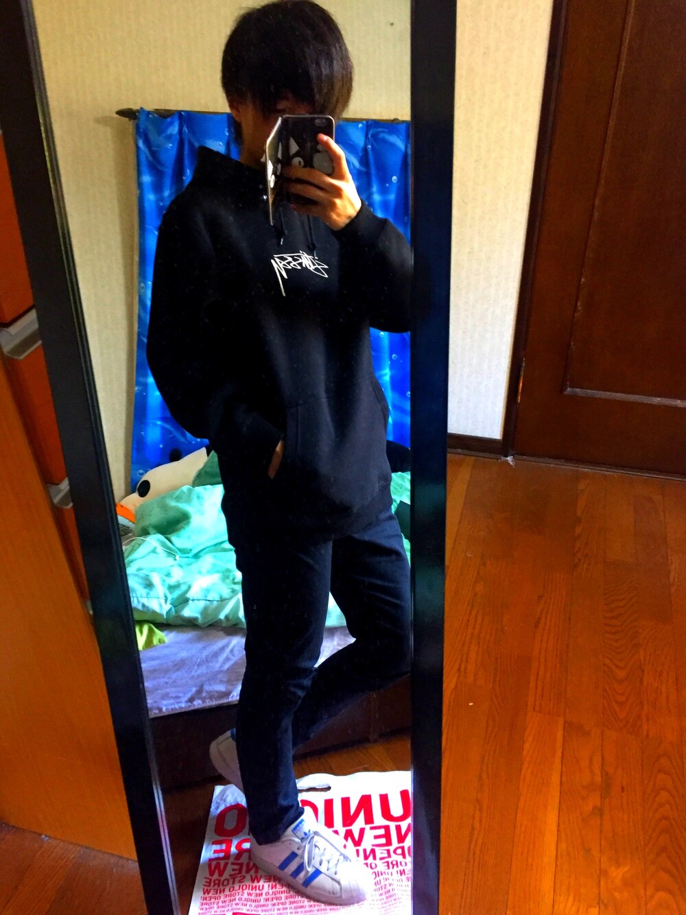 「シンプルコーデ、秋のコーデ、オータム、autumn、パーカー、stussy」｜「STUSSYのSmooth Stock App Hood（パーカー、ブラック系）」を使った、Techi🐼さん（メンズ・169cm）の秋コーディネートの1枚目の写真