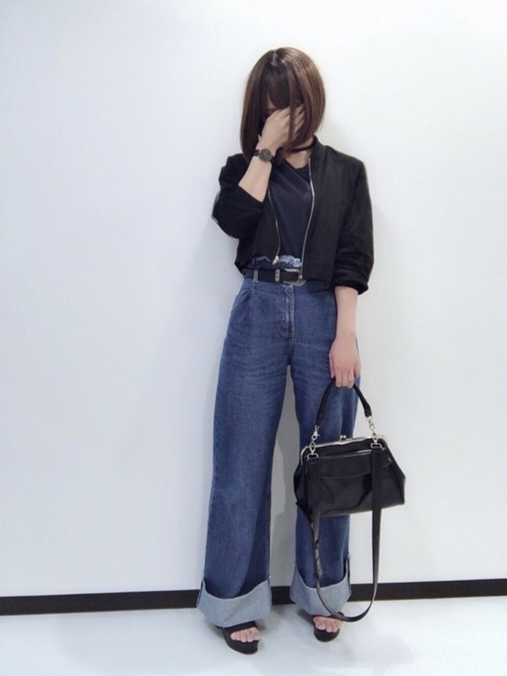 「カーキ、murua、ワイドパンツ、ベルト、ウィッグ、ヘビロテ、GRL、EVRIS 、Daniel Wellington、リネアストリア」｜「LINEASTORIAの【フルウィッグ・ボブ】らんまんベイビーボブ（ウィッグ、その他）」を使った、LINEASTORIAさん（レディース・161cm）の夏コーディネートの1枚目の写真