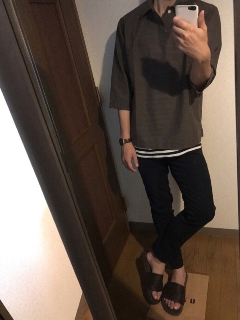 「夏セールで買いました、夏コーデ、ゆるコーデ、レイヤードスタイル、スキッパーシャツ、カーキシャツ、7分袖、スキニーパンツ、カーキ×ネイビー、ネイビーパンツ」｜「FREAK'S STOREのTORAY綿麻 スキッパー シャツ（シャツ/ブラウス、グリーン系）」を使った、でん。さん（メンズ・165cm）の夏コーディネートの1枚目の写真