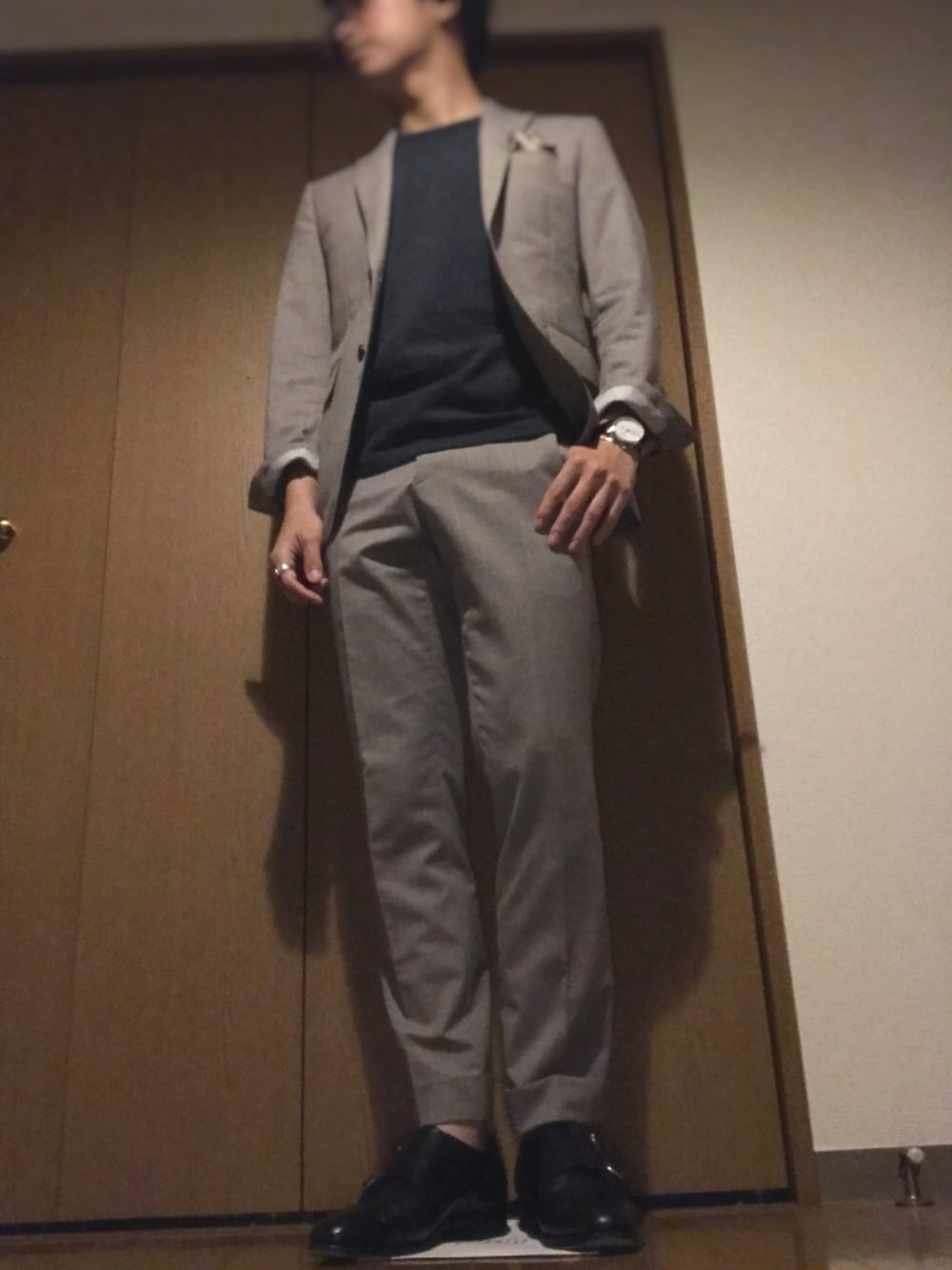 「セットアップ、オリーブ、ブラウン×ブラック、ダブル、ダブルモンク、秋のブラウンスタイル」｜「THE SUIT COMPANYのアイテム（フォーマルスーツ/小物、ベージュ系）」を使った、でん。さん（メンズ・165cm）の秋コーディネートの1枚目の写真