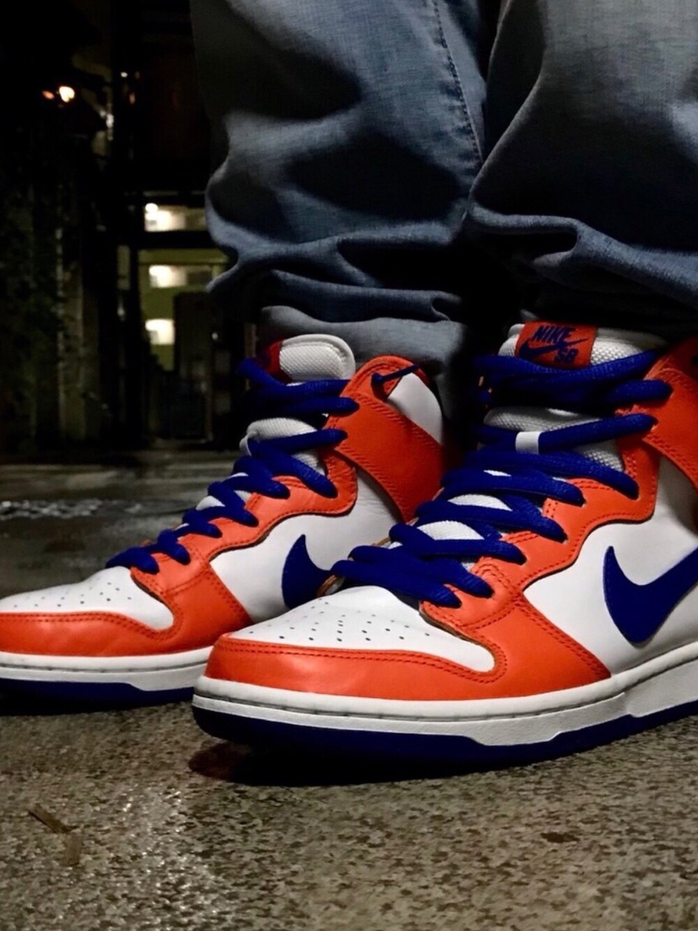 「スニーカー、nike sb 、NIKE、dunk、ストリート、スケータースタイル、ナイキ、ドラフトLS」｜「NIKE SBのアイテム（スニーカー、オレンジ系）」を使った、高円寺の古着屋店員さん（メンズ・170cm）の秋コーディネートの1枚目の写真