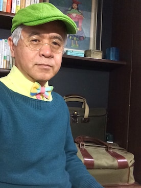 「アイテム（蝶ネクタイ、イエロー系）」を使った、しまうまおじさんさん（メンズ・165cm）の春コーディネート
