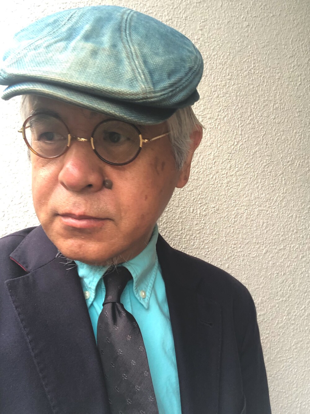 「ブルー&ネイビー、ハンチング、丸メガネ、ボタンダウンシャツ、ブレザー、大人コーデ、夏コーデ、トラッド、おしゃれさんと繋がりたい」｜「HACKETT LONDONのアイテム（テーラードジャケット、ブルー系）」を使った、しまうまおじさんさん（メンズ・165cm）の夏コーディネートの1枚目の写真