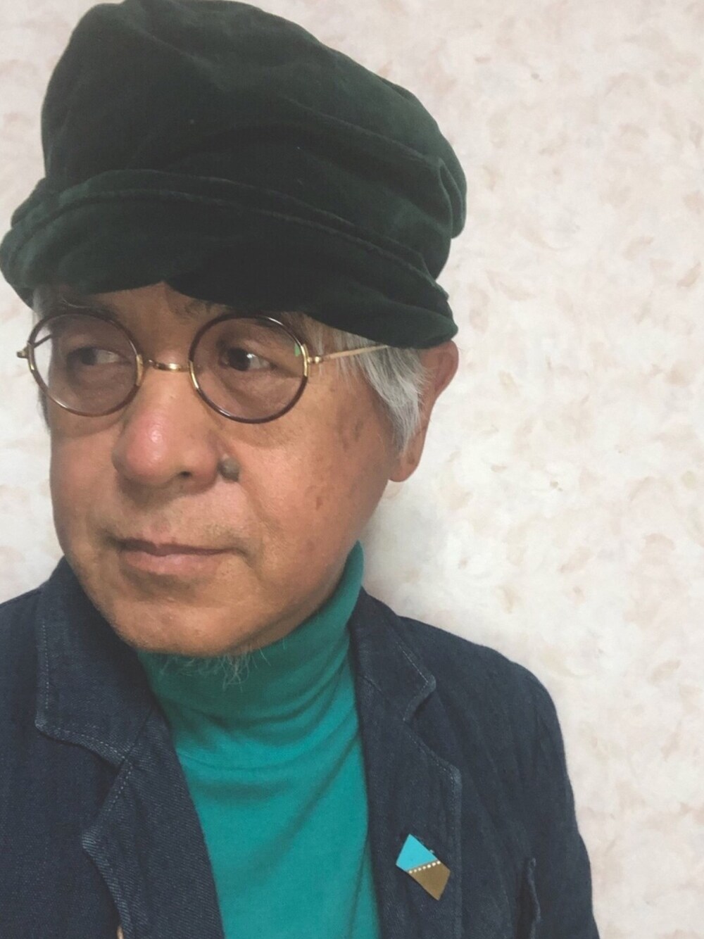 「タートルネック、カバーオール、秋のコーデ、休日スタイル、オトナカジュアル、おしゃれさんと繋がりたい、古着好きな人と繋がりたい、ギャリソンキャップ、丸メガネ」｜「45Rのアイテム（カバーオール、ブルー系）」を使った、しまうまおじさんさん（メンズ・165cm）の秋コーディネートの1枚目の写真