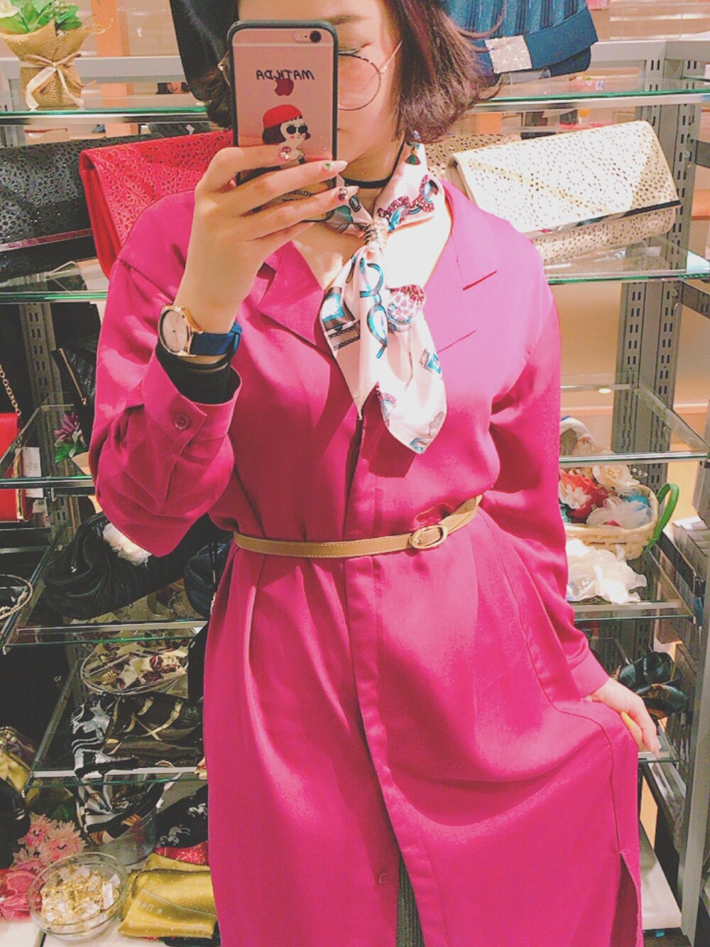 「ピンク、ハデ色、金持ち」｜「KBF+のアイテム（シャツワンピース、ピンク系）」を使った、( a t s u m i )さん（レディース・159cm）の冬コーディネートの1枚目の写真