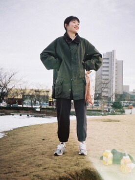 「古着女子」｜「アイテム（スウェットパンツ）」を使った、mikannnnnさん（レディース・164cm）の春コーディネート